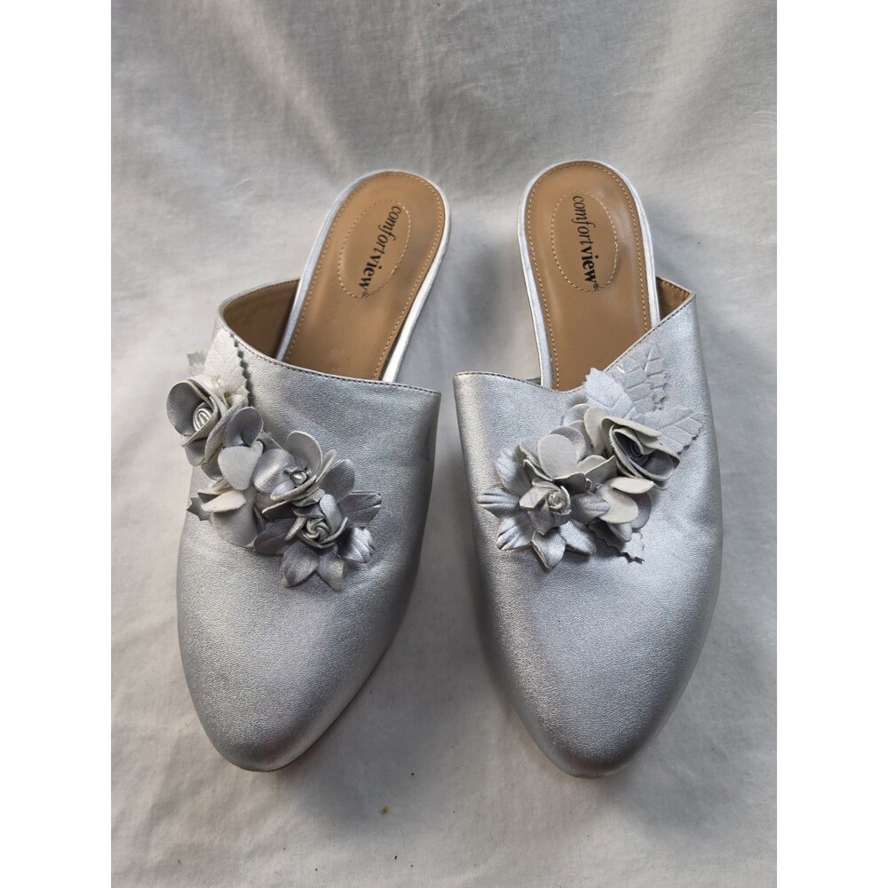 11WW Comfortview Ayla On Mules Faux Leather Wide Width Silver Flowers